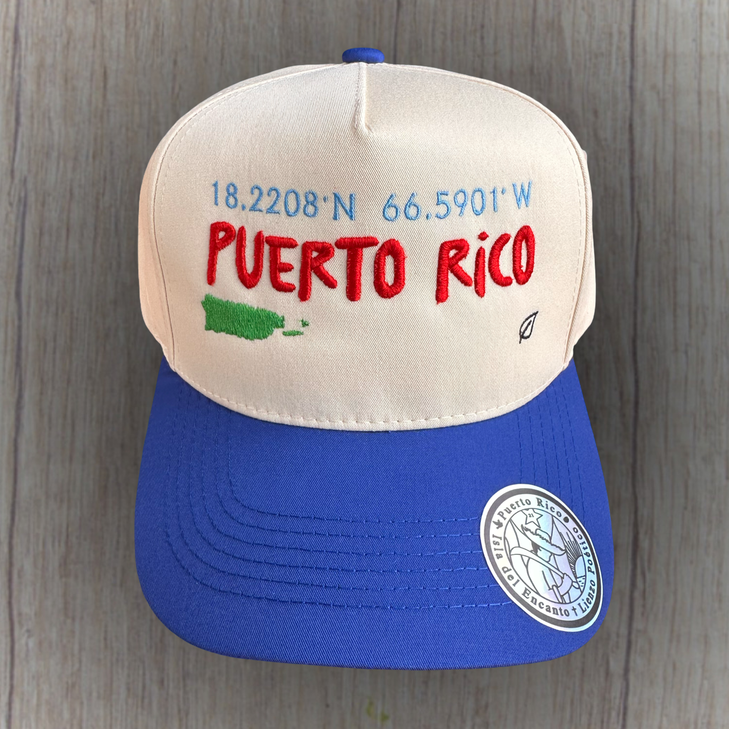 Gorra Puerto Rico bordada - crema y azul royal, letras rojas