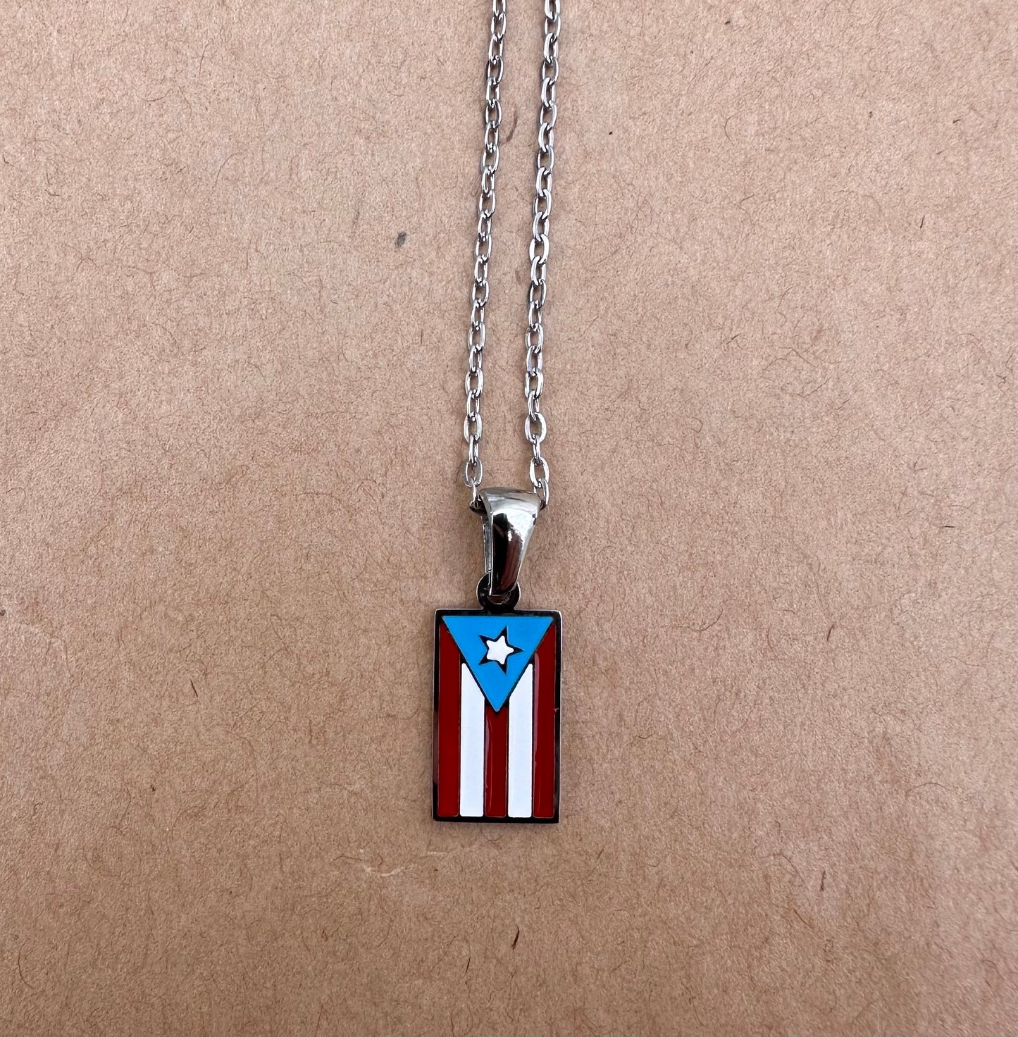 Bandera de Puerto Rico color plata