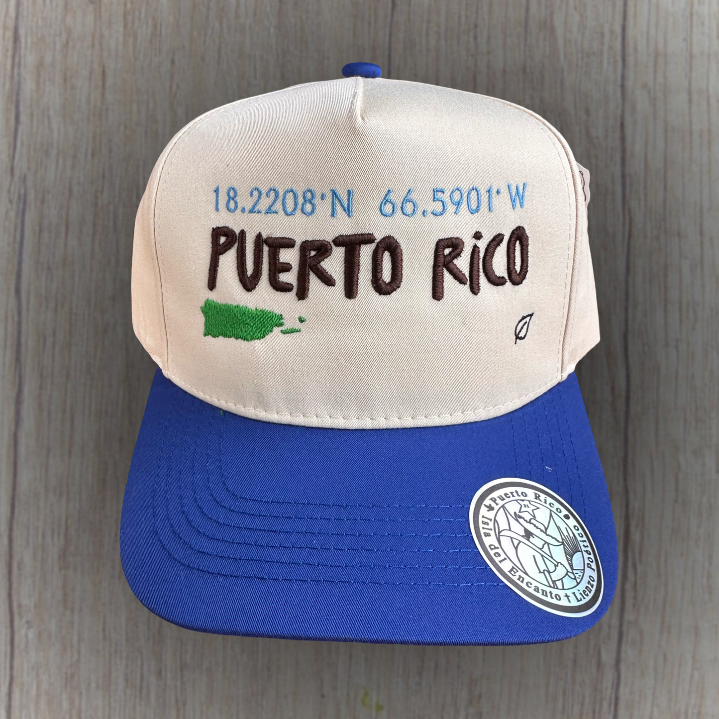 Gorra Puerto Rico bordada - crema y azul royal, letras marrón