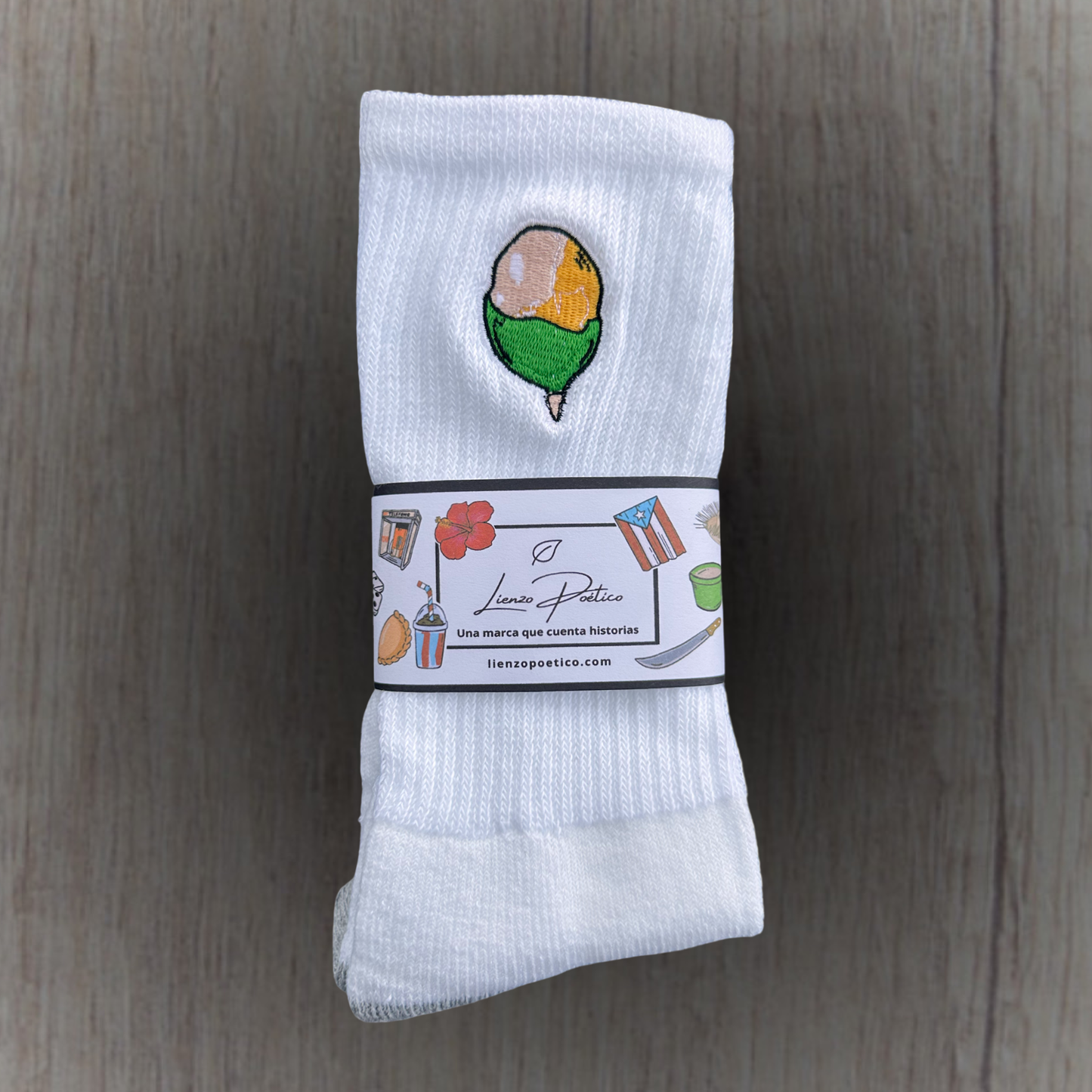 Medias bordadas de Quenepa