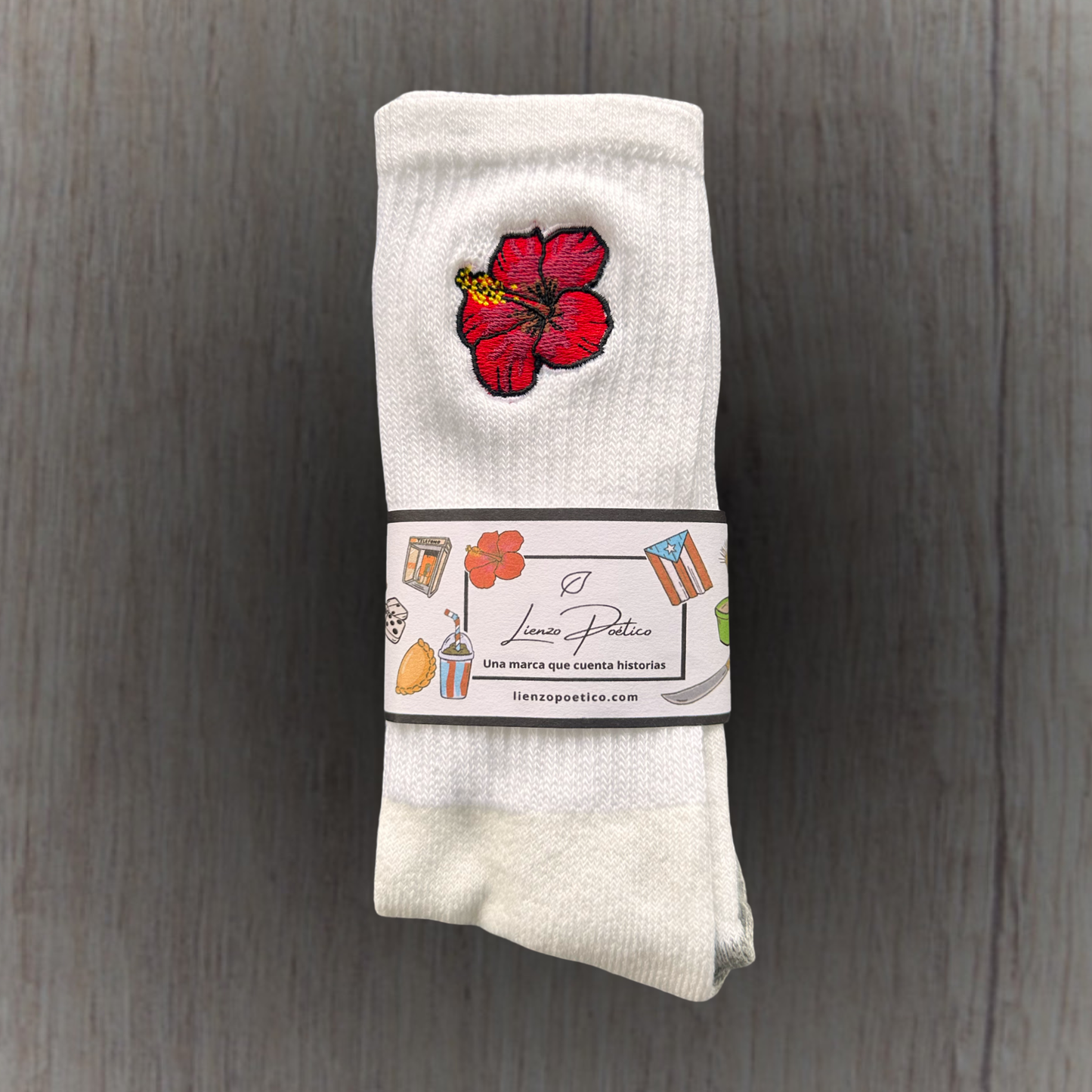 Medias bordadas de Flor de Maga