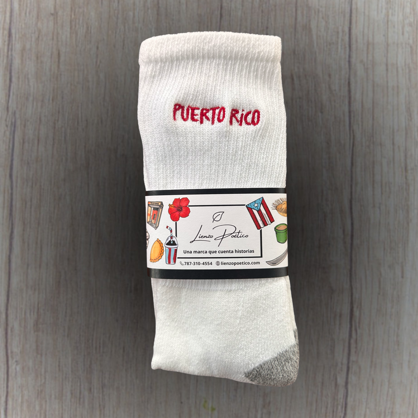 Medias bordadas de Puerto Rico color rojo