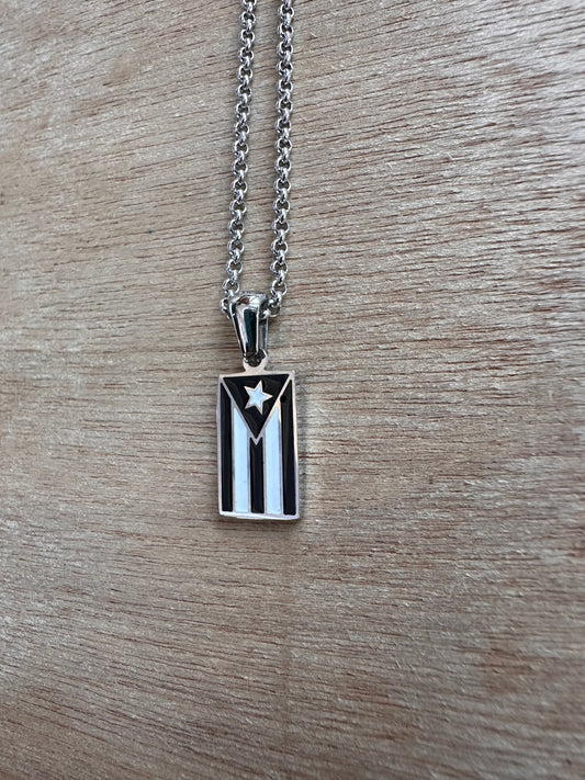 Bandera de Puerto Rico negra y blanca color plata