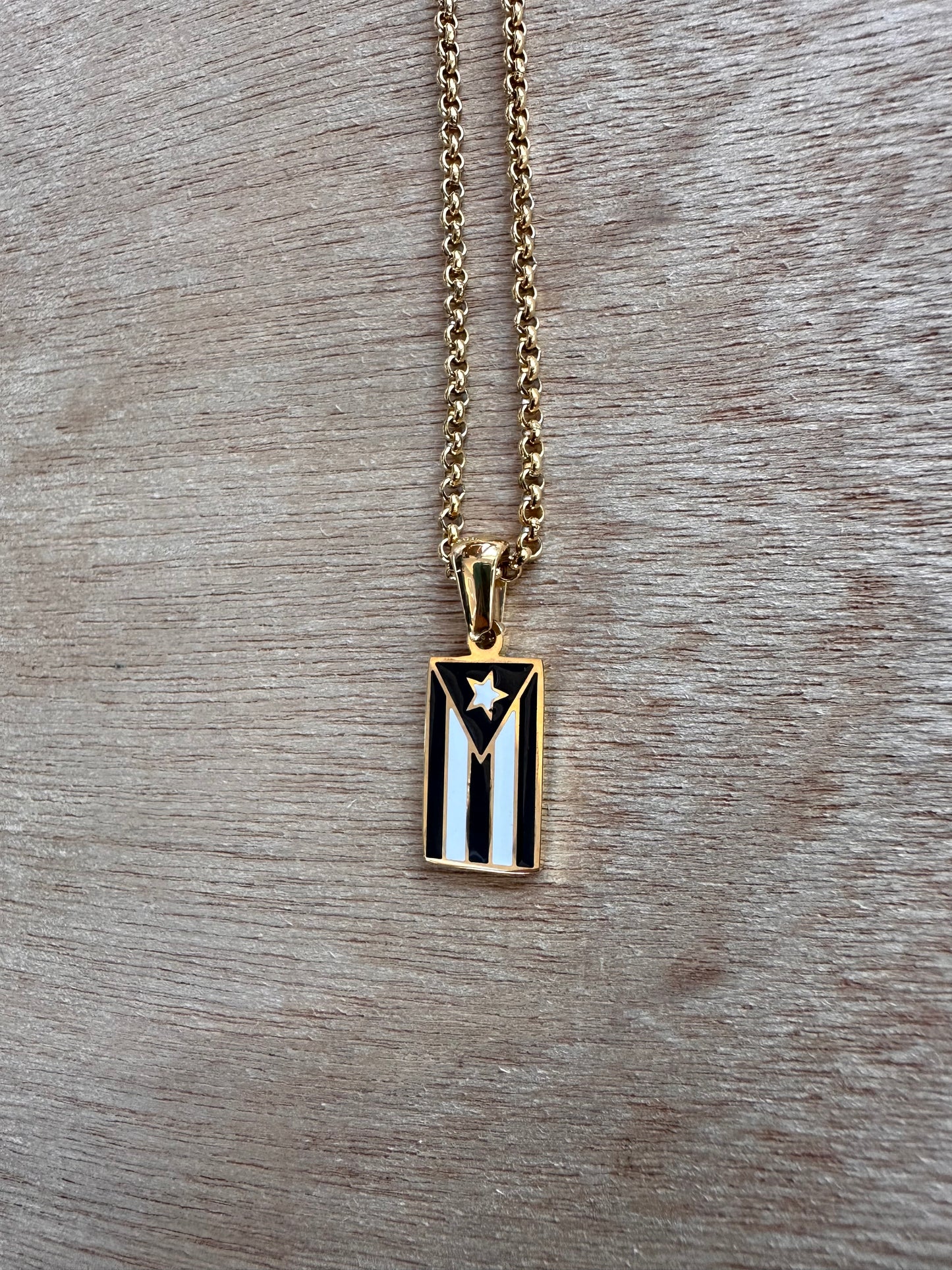 Bandera de Puerto Rico negra y blanca color oro