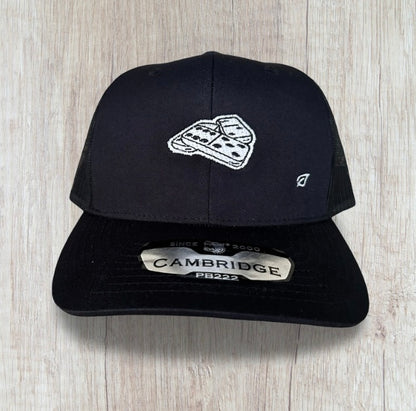 Gorra bordada de Dominó